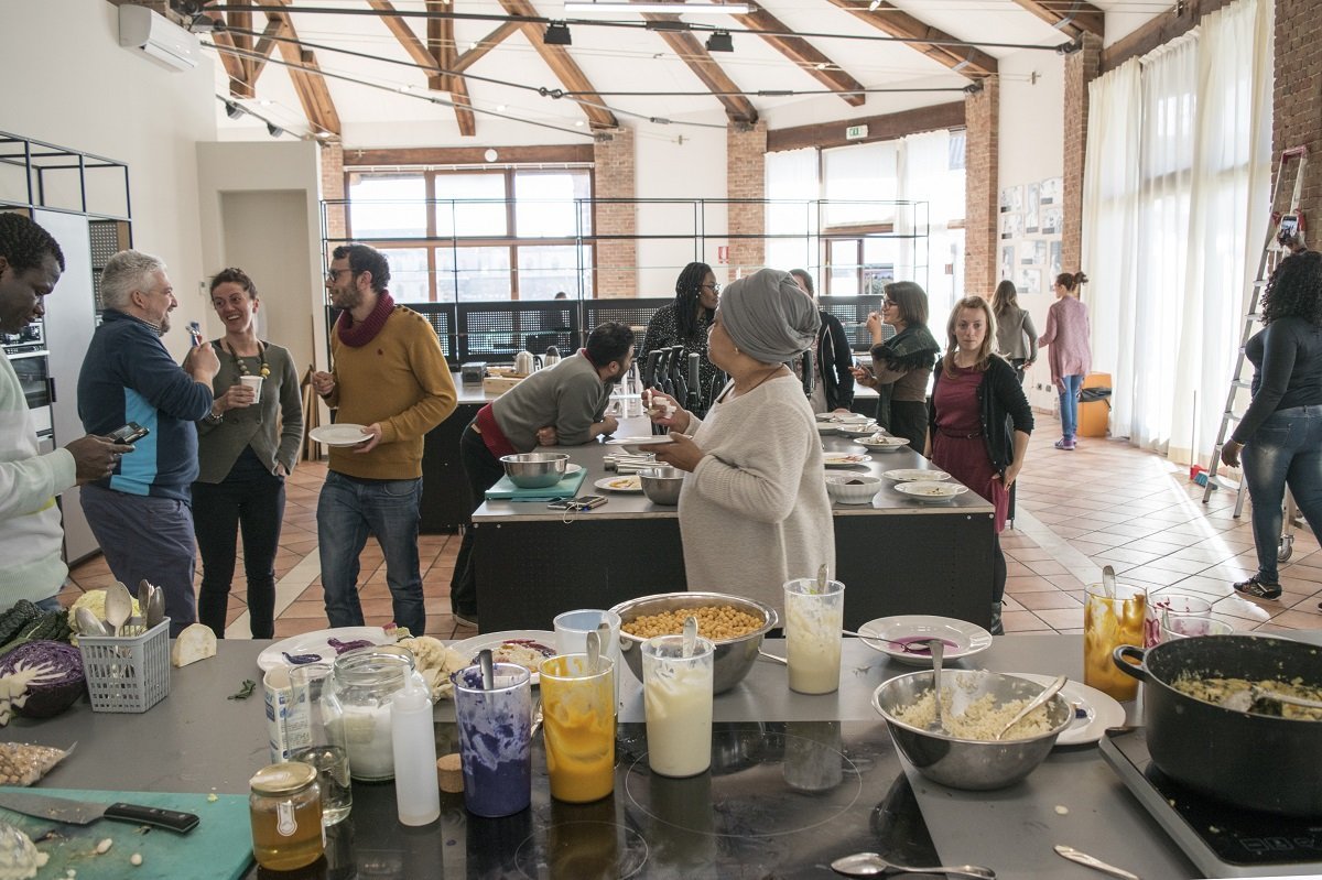 Food for inclusion, la gastronomia per l’inclusione socio-lavorativa dei rifugiati