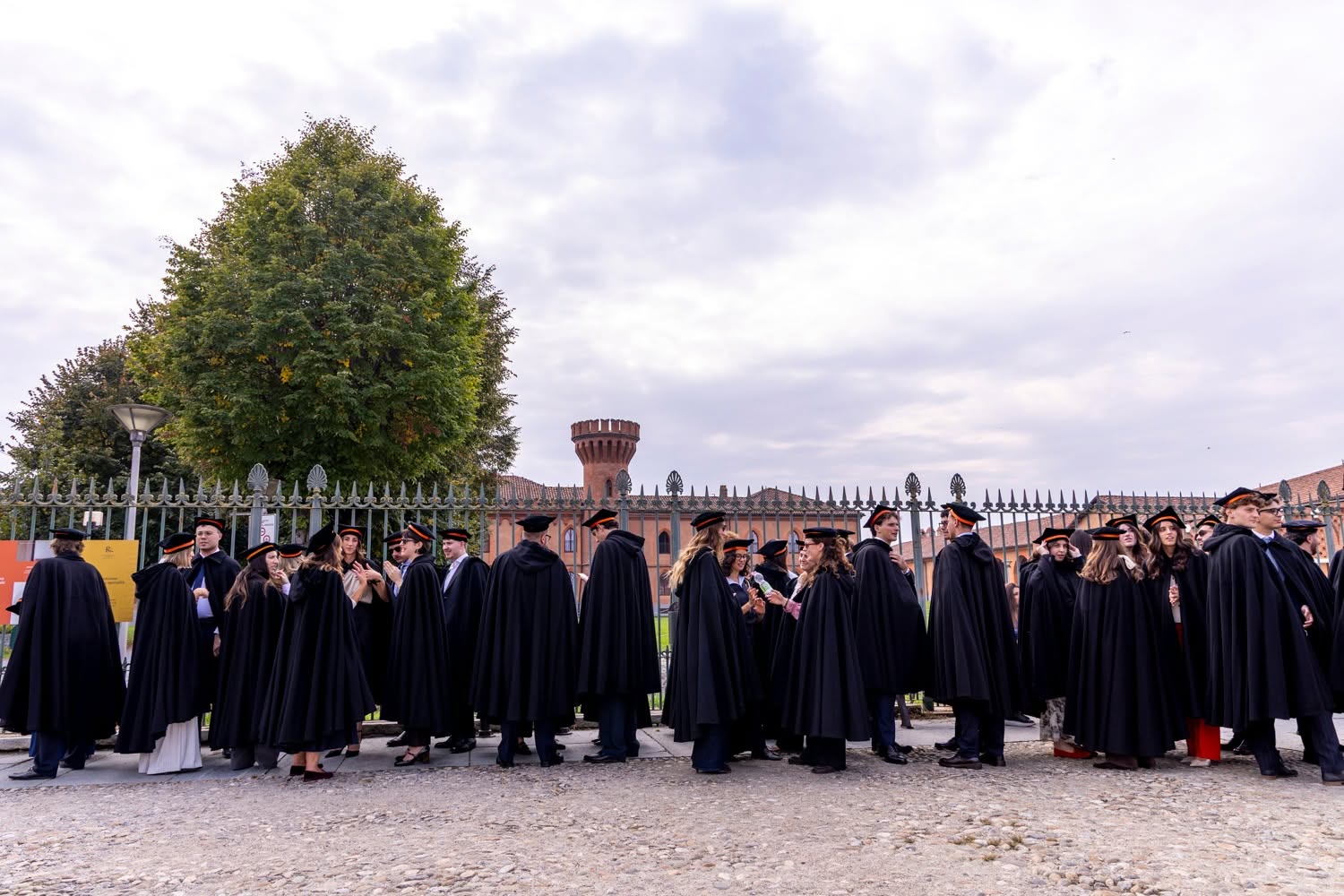 unisg pollenzo graduation corteo torre